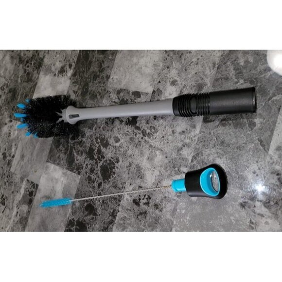 New 2-in-1 Shaker Bottle and Straw Cleaning Brush, 1 Pack,Gray - Picture 3 of 4